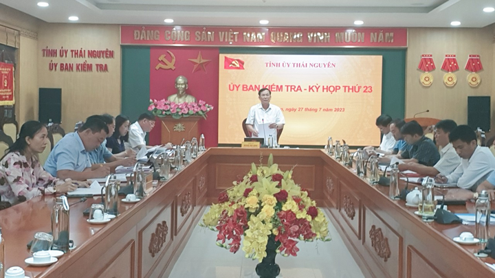 Kỷ luật cảnh cáo, cách chức 2 Giám đốc Sở