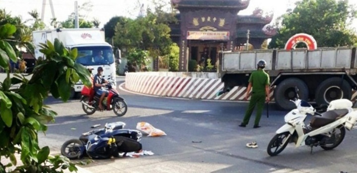 Nữ công nhân tử vong thương tâm sau va chạm với xe bồn chở bê tông 