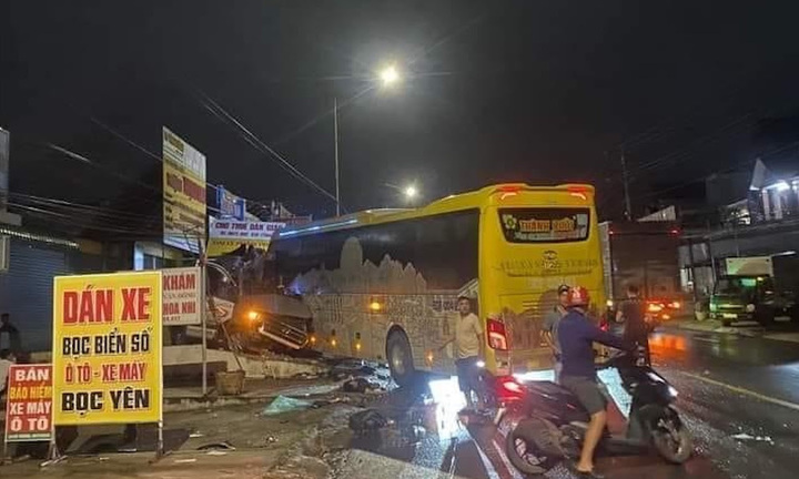 Vụ xe khách Thành Bưởi va chạm ô tô 16 chỗ: Yêu cầu kiểm tra toàn bộ điều kiện kinh doanh