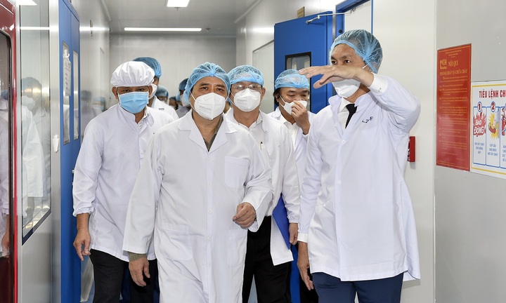 Thủ tướng Phạm Minh Chính: Nghiên cứu lập tổ hành động để sản xuất vaccine phòng COVID-19 nhanh nhất