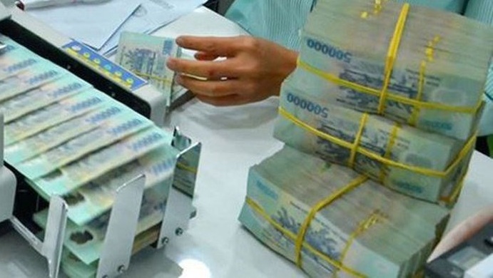 Nhiều ngân hàng giảm lãi vay hỗ trợ khách hàng gặp khó khăn trong mùa dịch COVID-19