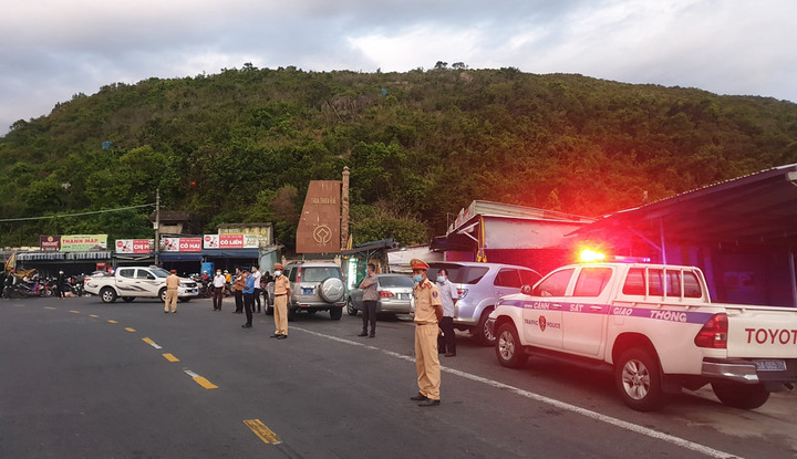 Ấm áp những chuyến xe đưa người dân rời Sài Gòn về quê tránh dịch