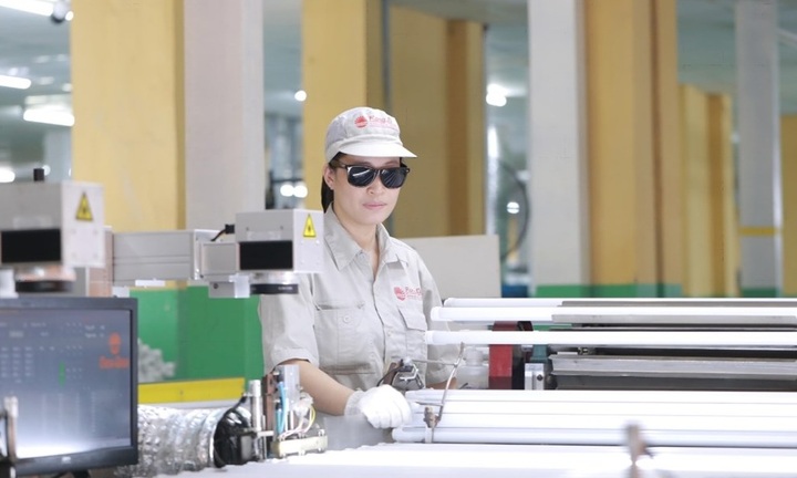 6 tháng đầu năm 2021, Bóng đèn Phích nước Rạng Đông báo lãi 1 tỷ đồng mỗi ngày