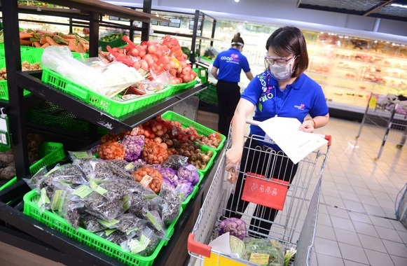 Hàng loạt siêu thị ở TP.HCM thông báo đóng cửa trước 18h