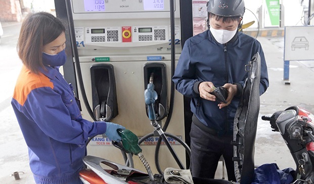 Giá xăng được giữ nguyên trong phiên điều hành 11/8