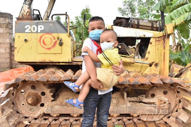 Hà Tĩnh: Tặng bằng khen nam sinh lớp 4 dũng cảm cứu bé 2 tuổi khỏi đuối nước