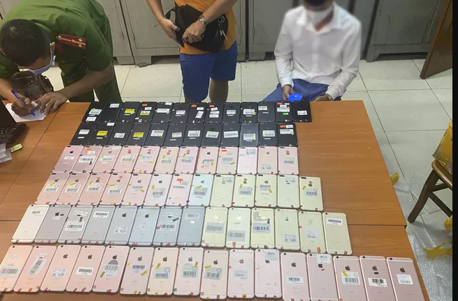 Tin tức thời sự mới nóng nhất hôm nay 20/9: Phát hiện 80 chiếc iPhone không rõ nguồn gốc xuất xứ