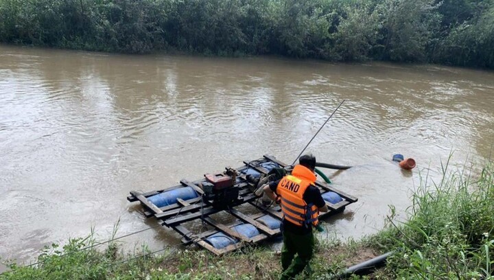 Vụ 3 cha con bị nước lũ cuốn trôi ở Gia Lai: Mới tìm thấy 2 thi thể