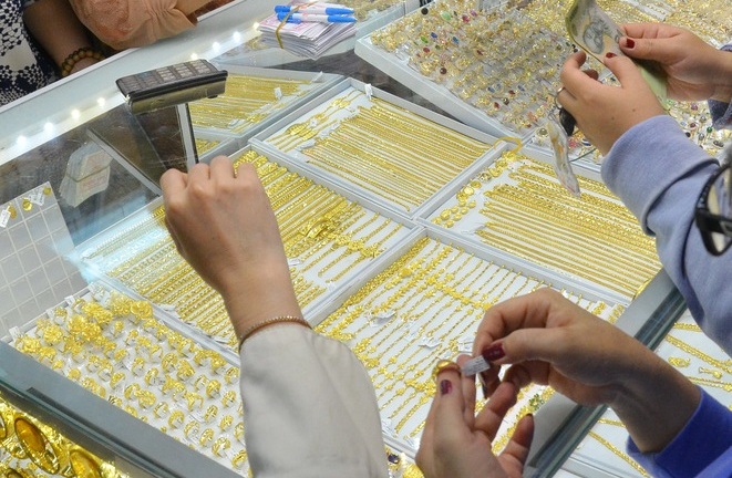 Giá vàng hôm nay ngày 16/10: Giảm đến 400.000 đồng mỗi lượng