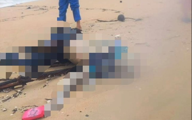 Phát hiện thi thể nam giới trôi dạt vào bờ biển Quảng Nam