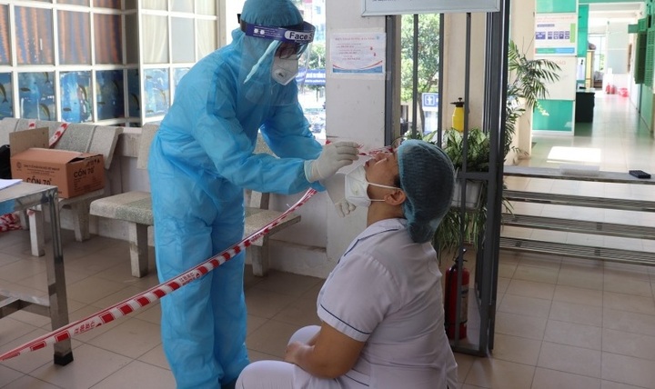 Ngày 25/10, Hà Nội ghi nhận 18 ca COVID-19, trong đó có 15 ca cộng đồng