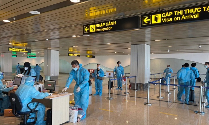 Kiến nghị nới lỏng quy định cách ly, công nhận hộ chiếu vaccine để bay quốc tế