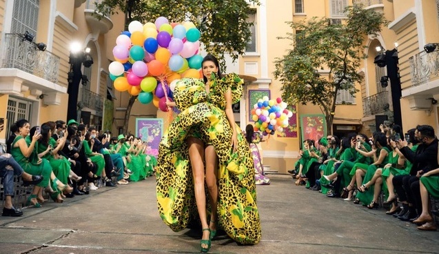 Minh Tú mắc COVID-19 sau show diễn thời trang