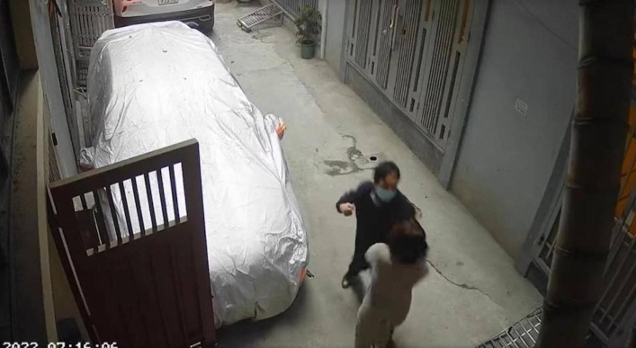 Kỷ luật Phó Vụ trưởng hành hung phụ nữ chỉ vì chỗ đỗ ô tô