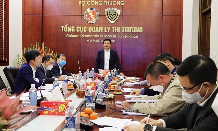 Bộ Công Thương họp khẩn sau vụ hàng loạt cửa hàng xăng dầu 