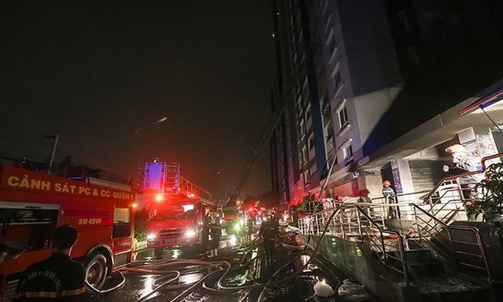 Vụ cháy chung cư Carina khiến 13 người tử vong: Truy tố 2 bị can