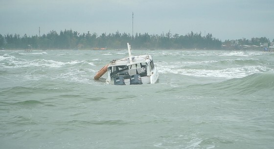 Vụ chìm ca nô chở 39 người ở biển Cửa Đại: Thuyền trưởng không sử dụng rượu bia, ma túy