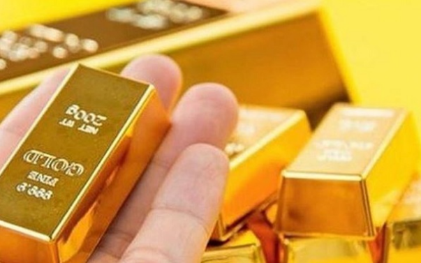 Giá vàng hôm nay ngày 14/3: Vàng trong nước phiên đầu tuần rớt mất mốc 70 triệu đồng/lượng