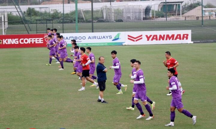 Cắt mạch COVID-19, tuyển Việt Nam liên tiếp đón tin vui trước trận tái đấu Oman