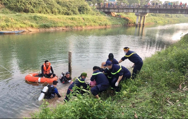 Quảng Trị: Tìm thấy thi thể 2 nữ sinh lớp 8 dưới kênh thủy lợi