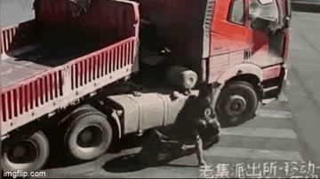 Clip: Bị container 