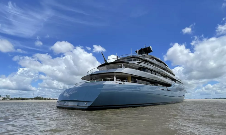 Siêu du thuyền của Chủ tịch CLB Tottenham vừa đến Cần Thơ khủng cỡ nào?