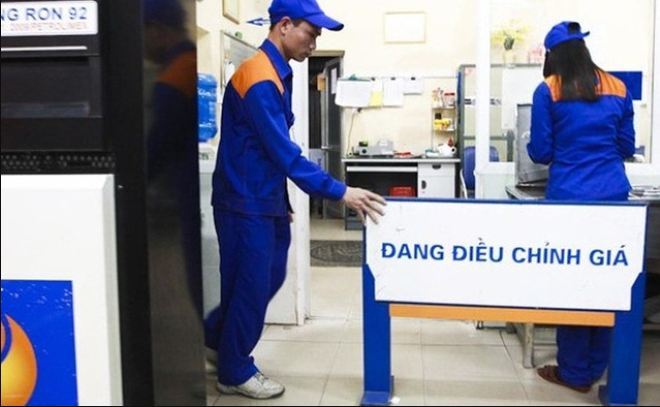 Lùi thời gian điều chỉnh giá bán lẻ xăng dầu sau 2 ngày