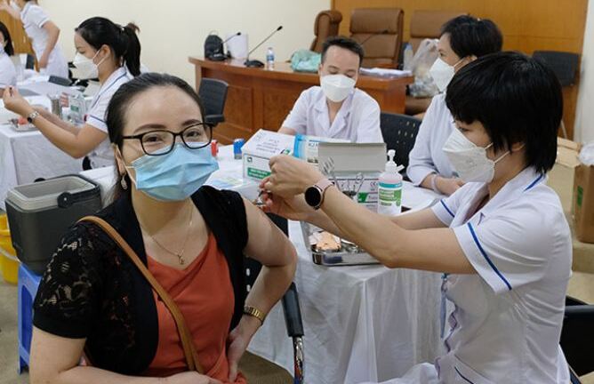 Ngày 14/7, cả nước có 932 ca COVID-19 mới, số ca khỏi bệnh gấp 9 lần