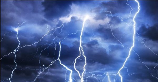 Ninh Bình: Sét đánh làm 2 nữ công nhân tử vong