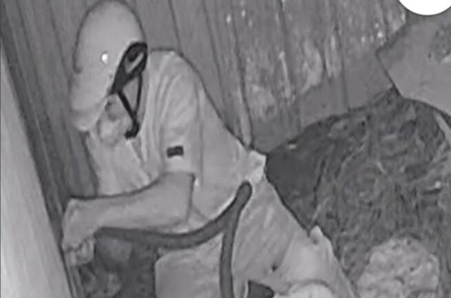 Đà Nẵng: Truy tìm đối tượng đổ xăng đốt nhà dân lúc nửa đêm