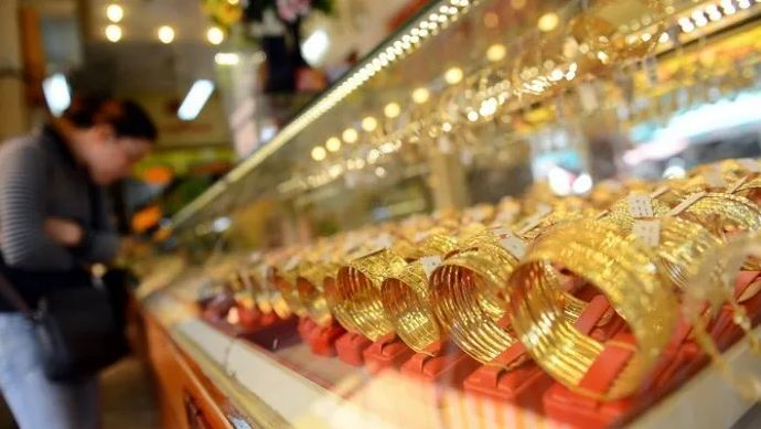 Giá vàng hôm nay ngày 16/8: Vàng trong nước tiếp tục giảm mạnh