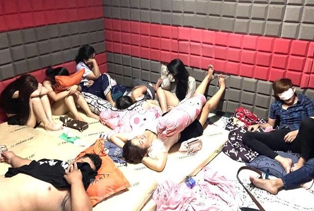 Bình Dương: Thuê nhà trong hẻm, thiết kế thành phòng bay lắc