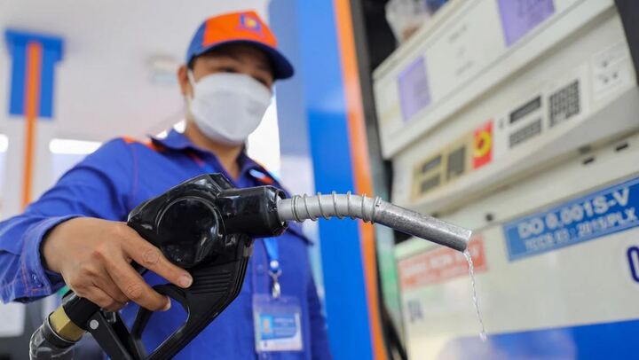 Giá xăng có thể giảm về hơn 20.000 đồng/lít trong phiên điều hành ngày mai