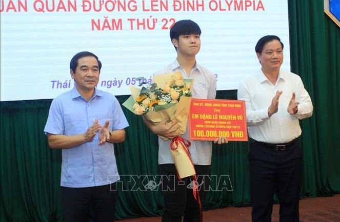 Thái Bình tuyên dương quán quân “Đường lên đỉnh Olympia” Đặng Lê Nguyên Vũ