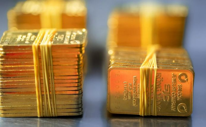 Giá vàng hôm nay ngày 7/12: Vàng trong nước lấy lại mốc 67 triệu đồng/lượng
