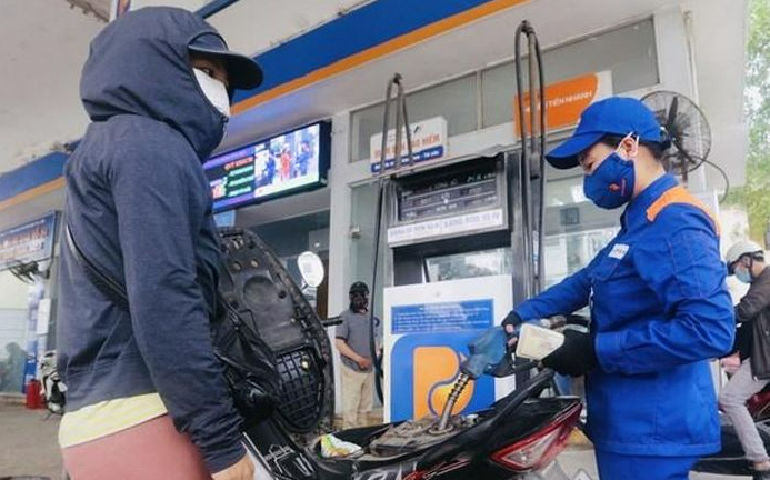 Giá xăng dầu đồng loạt tăng từ 15h ngày 3/1