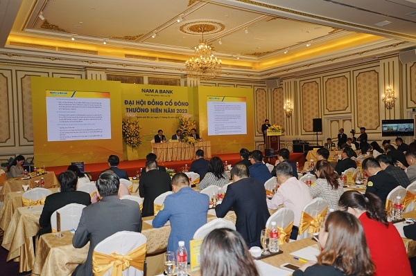 Nam A Bank niêm yết cổ phiếu trên sàn HOSE hoặc HNX trong năm nay