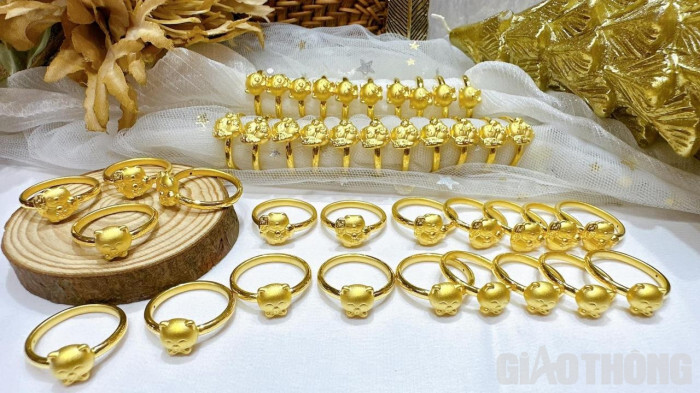 Giá vàng hôm nay 5/4: Vàng thế giới tăng “dựng đứng”, vàng SJC ổn định ở mốc 67,05 triệu đồng