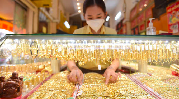 Giá vàng hôm nay 10/4: Vàng trong nước không biến động