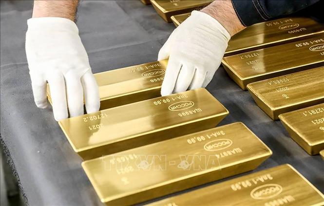 Giá vàng hôm nay 17/4: Vàng thế giới chấm dứt đà lao dốc