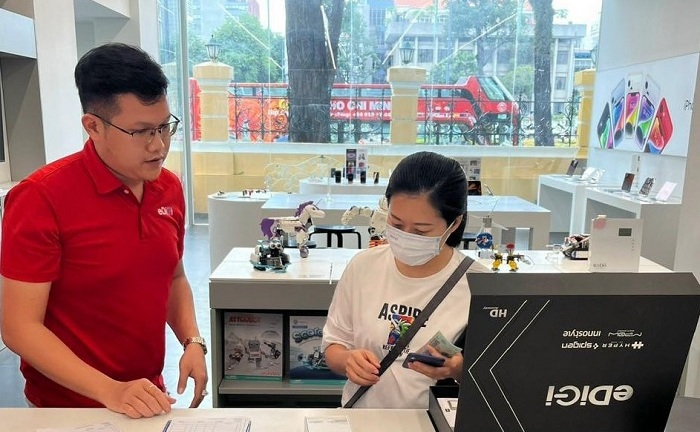 Vì sao cửa hàng Apple của tỷ phú Jonathan Hạnh Nguyễn dừng hoạt động?