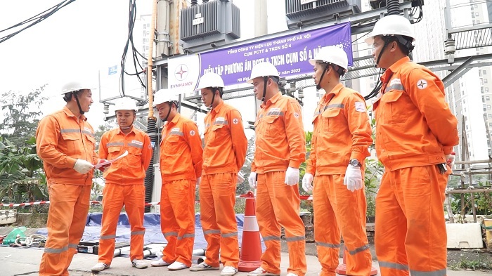 Tổng công ty Điện lực Hà Nội nói gì về việc nhiều nơi bị cắt điện giữa ngày nắng nóng?