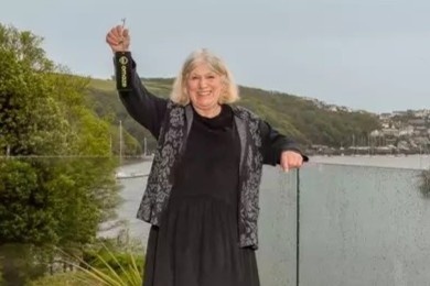 Chân dung người phụ nữ may mắn trúng thưởng căn biệt thự trị giá gần 132 tỉ đồng