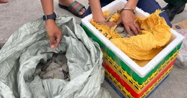 Bắt quả tang đối tượng vận chuyển trái phép hơn 30kg thuốc nổ