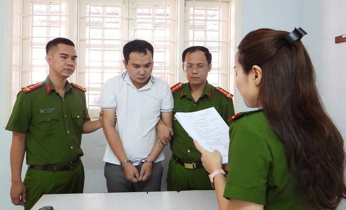 Bắt tạm giam giám đốc lừa đảo của nữ đại gia hơn 20 tỷ đồng