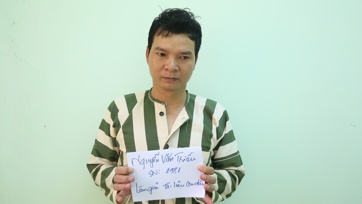 Bình Dương: Bắt giữ đối tượng giao bán giấy tờ giả trên mạng