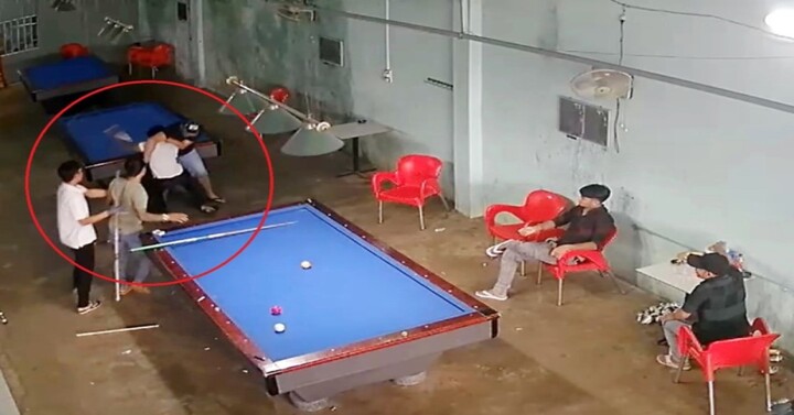Mâu thuẫn khi chơi bida, người đàn ông chém bạn tử vong