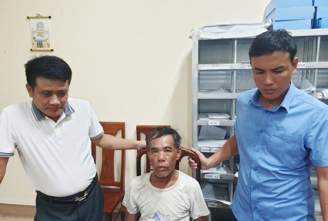 Bắt đối tượng dùng dao đâm hàng xóm tử vong sau 5 ngày trốn trong rừng