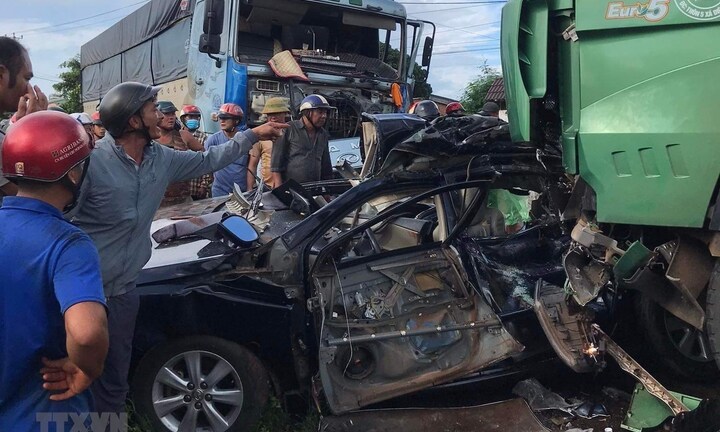  HLV Kiatisuk đau lòng khi hay tin thành viên HAGL tử nạn
