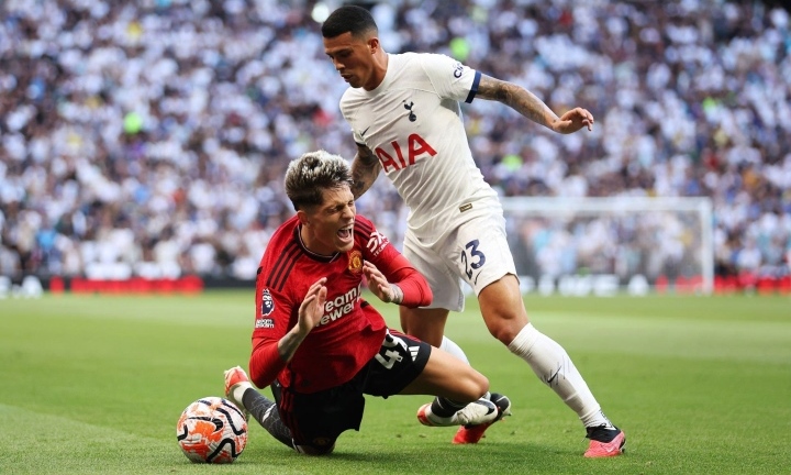 MU trắng tay trước Tottenham với tỷ số 0-2
